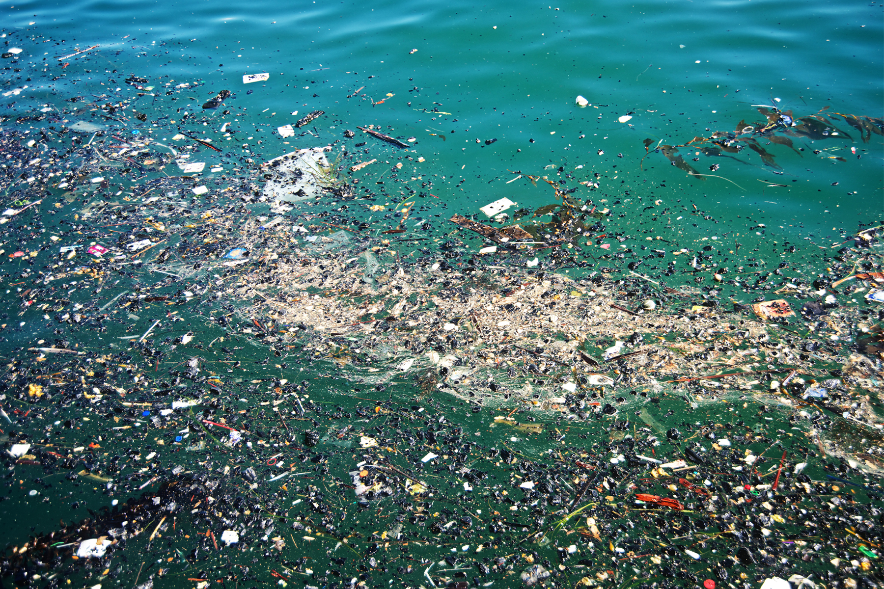 Экологические тихого океана. Тихоокеанский мусороворот. Great Pacific Garbage Patch. Мусорный Континент в тихом океане со спутника.